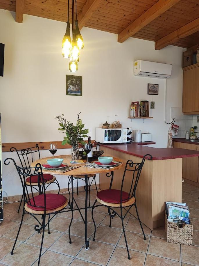 Szolohegyi Haziko - Cottage In The Vineyard Balatonszárszó Екстериор снимка