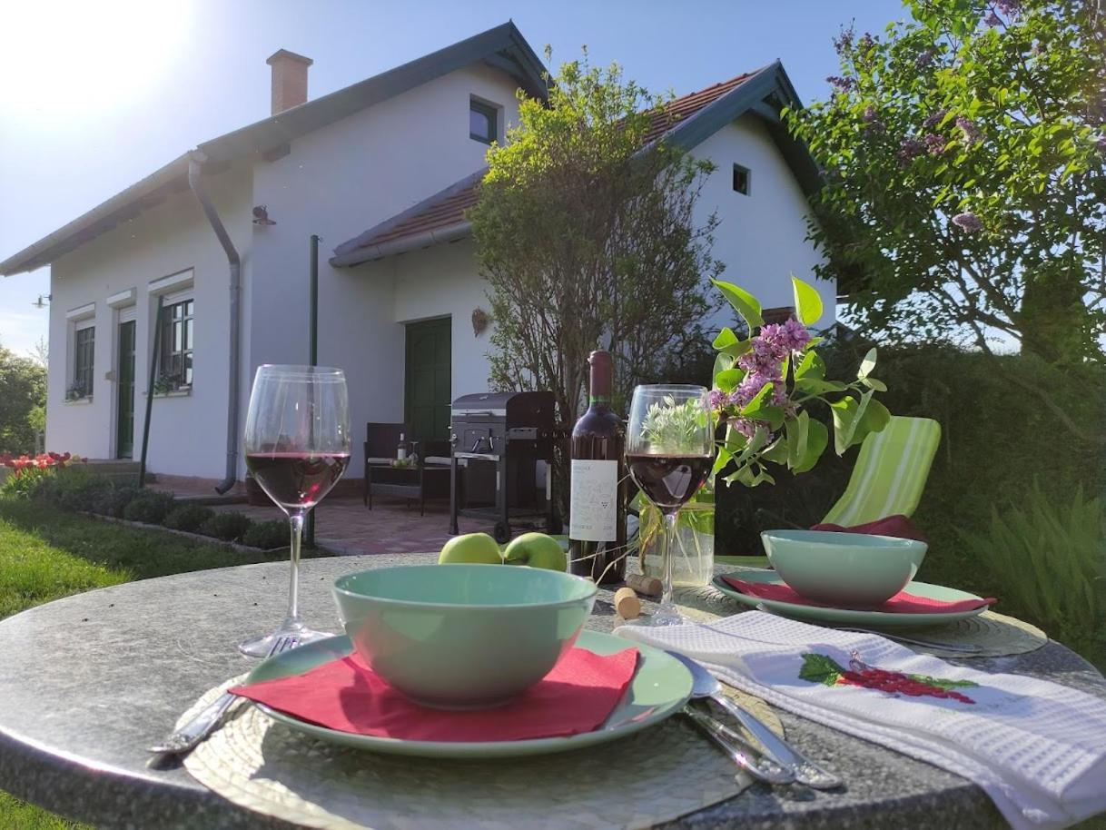 Szolohegyi Haziko - Cottage In The Vineyard Balatonszárszó Екстериор снимка